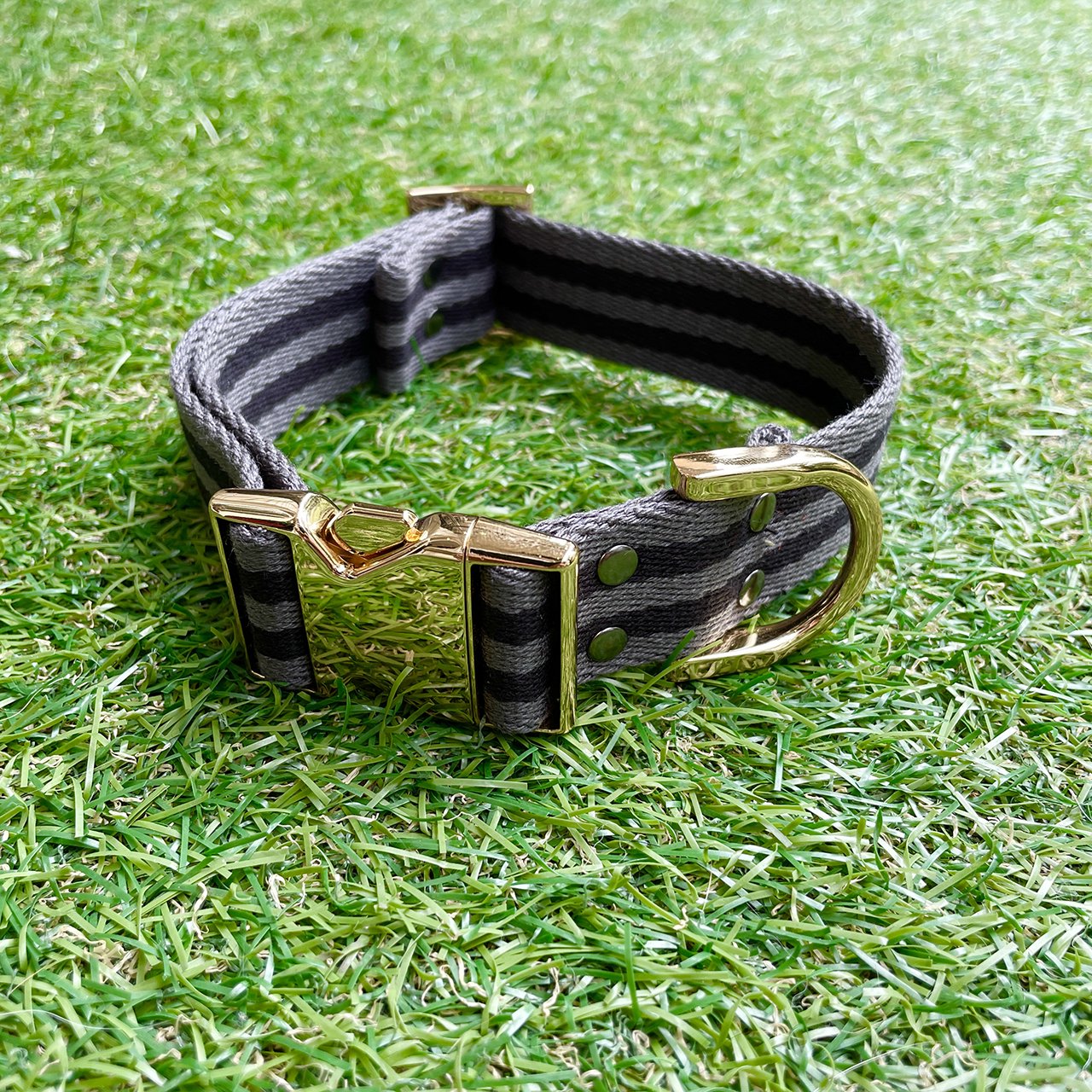 【中型~大型犬用30mm】HOSU ストライプドッグカラー/グレー×ブラック